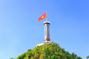 Hà Giang - Cột cờ Lũng Cú - Đồng Văn - Hồ Ba Bể